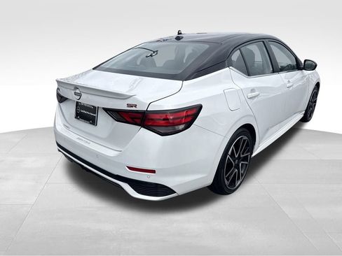 Used 2025 Nissan Sentra SR w/ SR Premium Package image 6