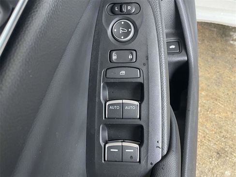 Used 2018 Honda Accord Hybrid image 16