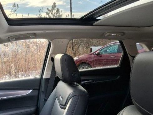 Used 2019 Cadillac XT5 Luxury image 4