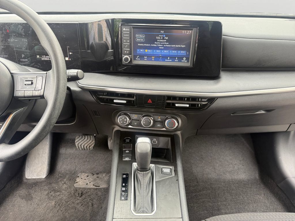 Used 2025 Nissan Kicks S AWD/4WD image 12