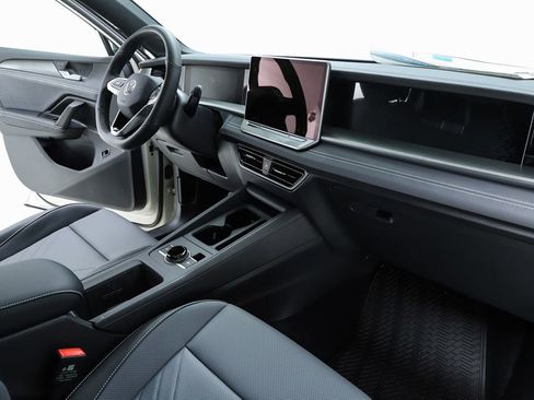 New 2026 Volkswagen Tiguan SE R-Line image 33