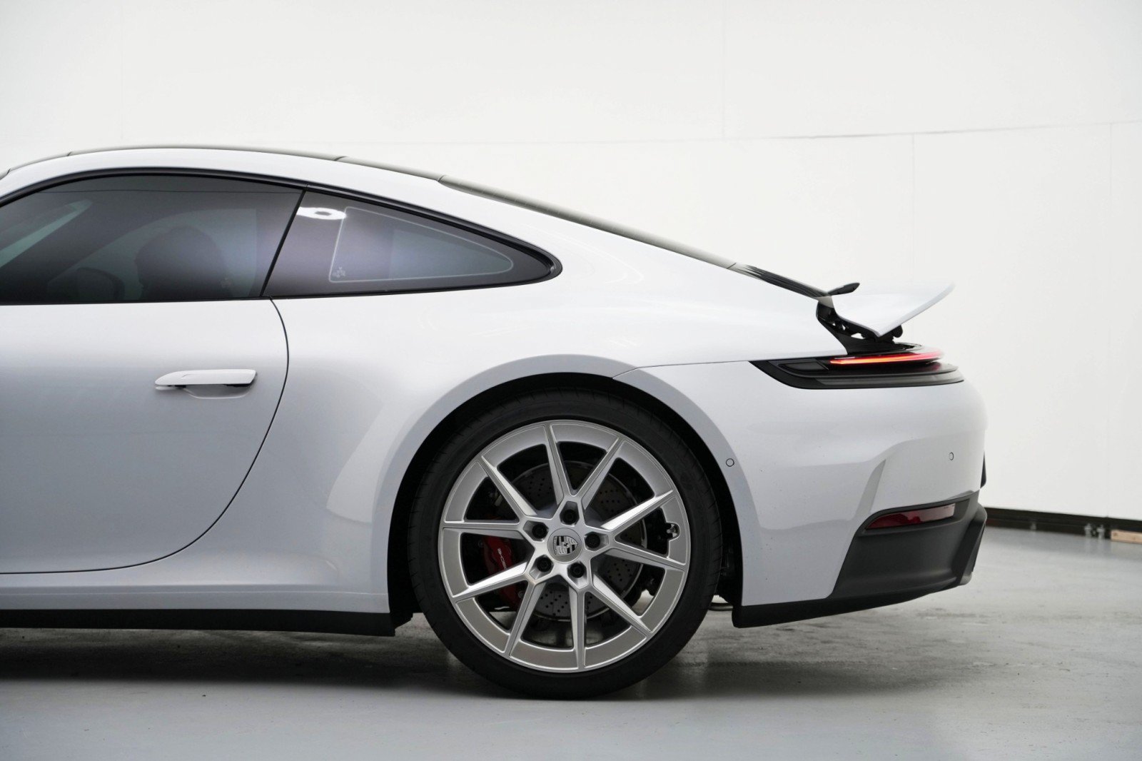 Used 2025 Porsche 911 Carrera RWD image 51