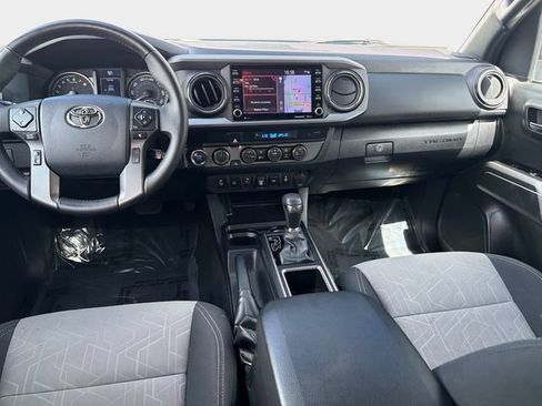 Used 2023 Toyota Tacoma TRD Off-Road w/ Advanced Technology Package AWD/4WD image 15