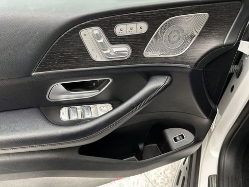 Used 2021 Mercedes-Benz GLS 450 4MATIC image 13