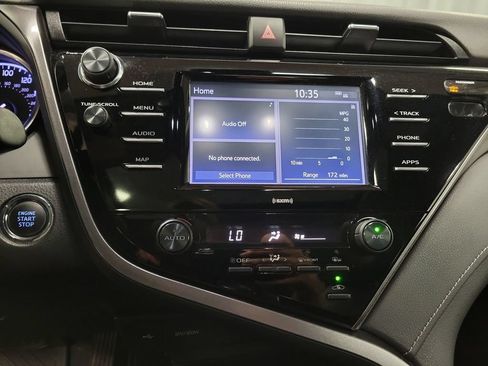 Used 2020 Toyota Camry SE w/ Convenience Package FWD image 17