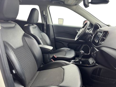 Used 2021 Jeep Compass Latitude FWD image 15