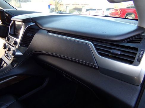 Used 2016 Chevrolet Suburban LT image 36