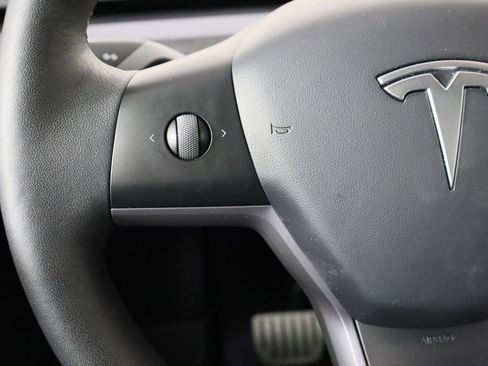 Used 2022 Tesla Model Y Performance image 31