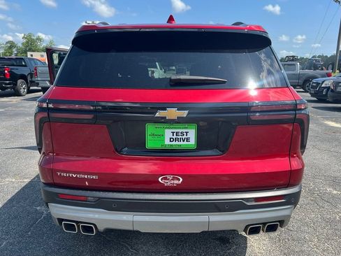 Used 2025 Chevrolet Traverse LT w/ Driver Confidence Package FWD image 5