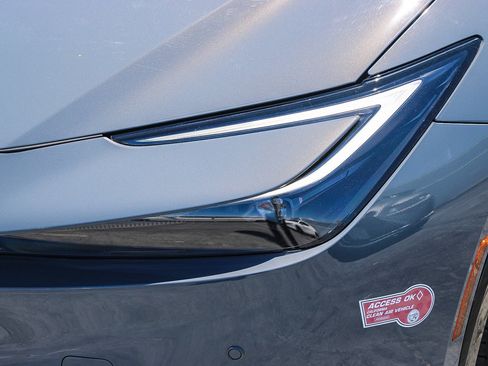 Used 2024 Toyota Prius Prime FWD image 5