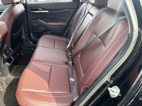 Used 2022 Kia Seltos SX w/ Sunroof Package image 17