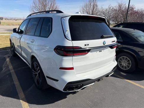 New 2026 BMW X7 M60i image 2