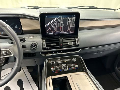 Used 2021 Lincoln Navigator L Black Label w/ Special Edition Package AWD/4WD image 19