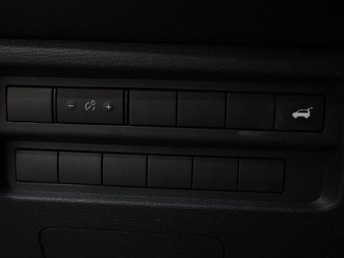 Used 2023 Mitsubishi Outlander SE image 17