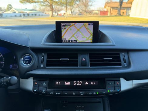 Used 2014 Lexus CT 200h image 27