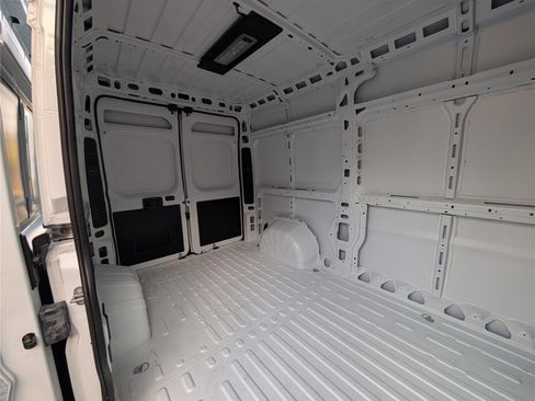 New 2026 RAM ProMaster 2500 w/ Convenience Group FWD image 8