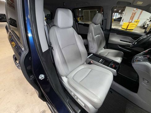 Used 2023 Honda Odyssey EX-L image 16