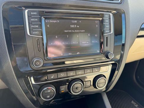 Used 2017 Volkswagen Jetta SEL image 11