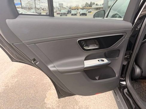 Used 2023 Mercedes-Benz GLC 300 4MATIC image 7