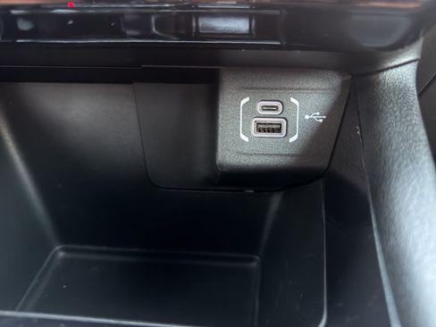 Used 2025 Jeep Compass Latitude AWD/4WD image 31