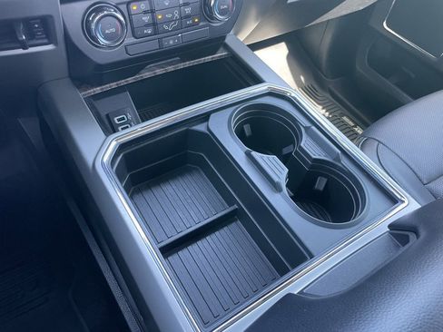 Used 2017 Ford F250 Lariat w/ Chrome Package image 13