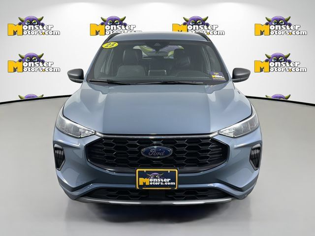 Used 2023 Ford Escape ST-Line w/ Equipment Group 301A AWD/4WD image 2