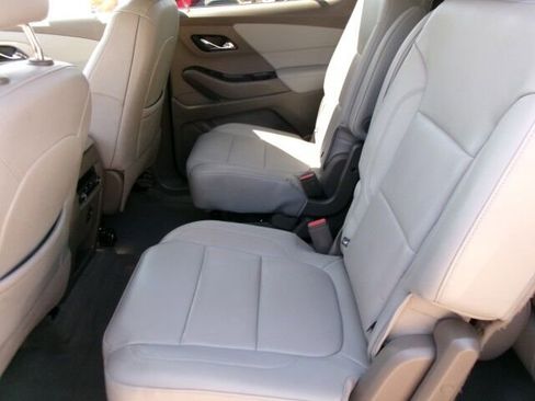 Used 2021 Chevrolet Traverse LT w/ LPO, Cargo Package AWD/4WD image 16