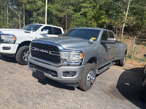 Used 2022 RAM 3500 Big Horn AWD/4WD image 3
