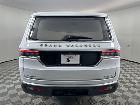 Used 2022 Jeep Grand Wagoneer Series III image 9