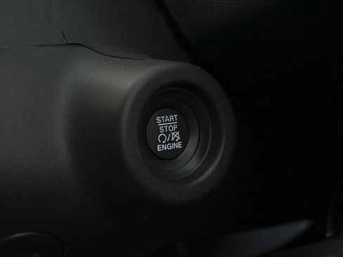 Used 2025 RAM ProMaster 2500 w/ Convenience Group image 32