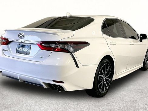 Used 2024 Toyota Camry SE FWD image 4