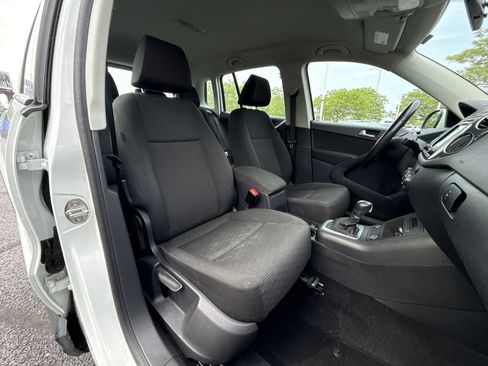Used 2018 Volkswagen Tiguan Limited AWD/4WD image 24
