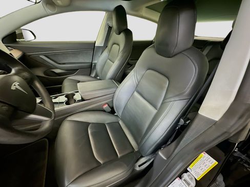 Used 2018 Tesla Model 3 Mid Range image 13