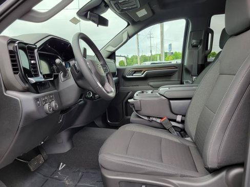 New 2026 Chevrolet Silverado 1500 RST w/ Z71 Off-Road Package AWD/4WD image 9