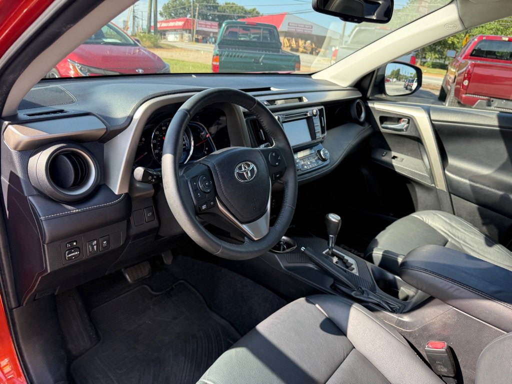 Used 2015 Toyota RAV4 Limited FWD image 10