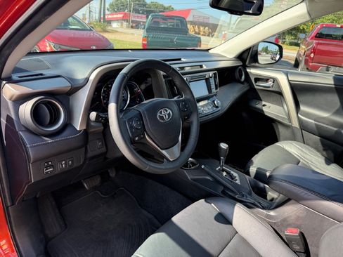 Used 2015 Toyota RAV4 Limited FWD image 10