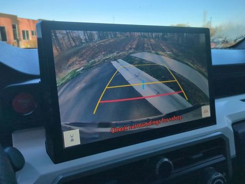 Used 2024 Toyota Tacoma TRD Off-Road image 37