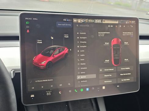 Used 2024 Tesla Model Y Performance image 39