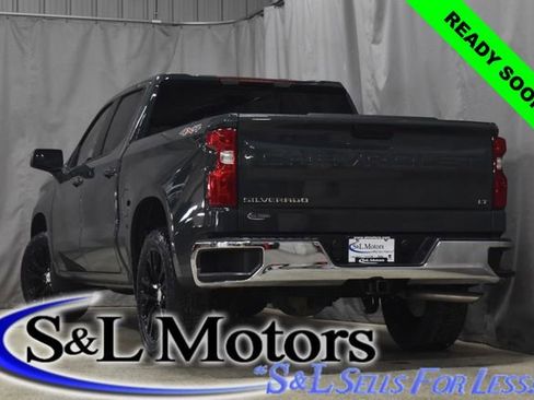 Used 2025 Chevrolet Silverado 1500 LT image 2