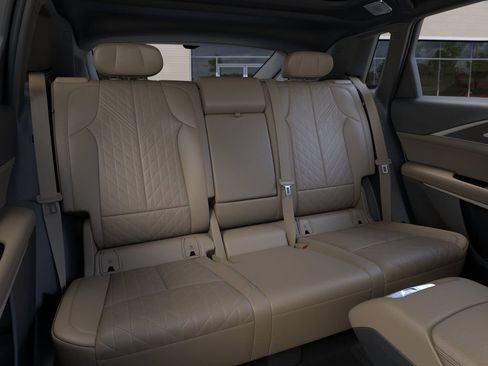 New 2026 Cadillac Lyriq V AWD/4WD image 17