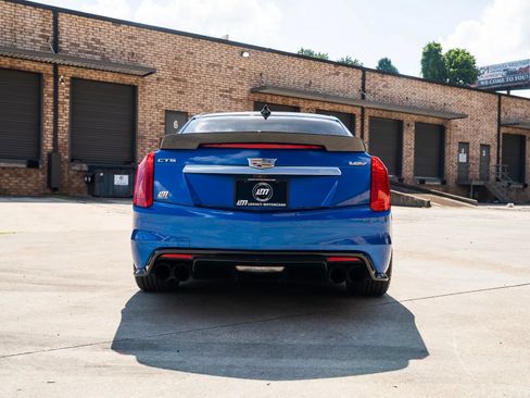 Used 2018 Cadillac CTS V w/ Luxury Package RWD image 8