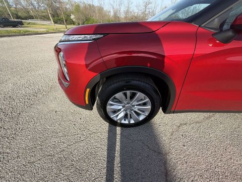 New 2026 Mitsubishi Outlander ES FWD image 10