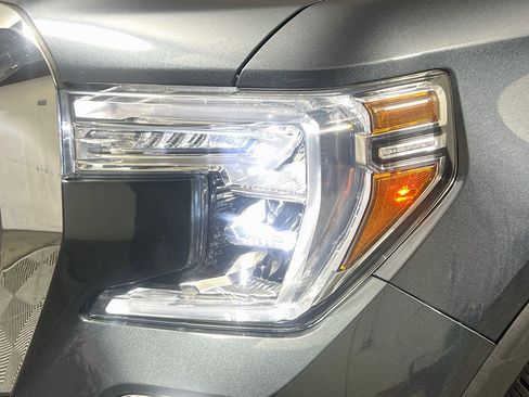 Used 2021 GMC Sierra 1500 SLT w/ SLT Premium Package RWD image 10