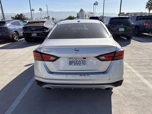 Used 2019 Nissan Altima 2.5 SV FWD image 16