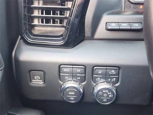 Used 2022 GMC Sierra 1500 AT4 w/ AT4 Premium Package image 23