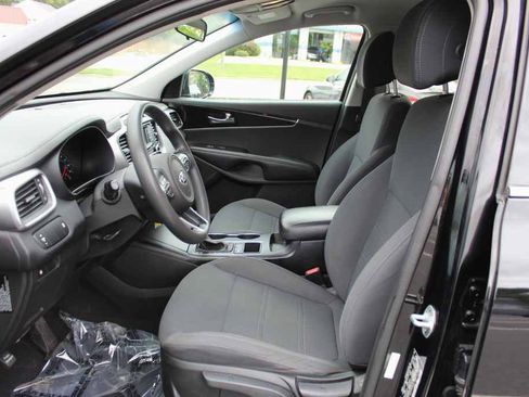 Used 2017 Kia Sorento AWD image 25