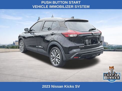 Used 2023 Nissan Kicks SV FWD image 3