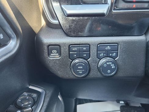 Used 2024 Chevrolet Silverado 1500 LT image 17