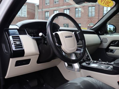 Used 2019 Land Rover Range Rover HSE AWD/4WD image 10