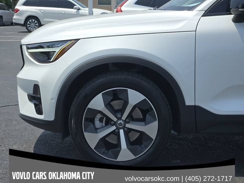 Used 2026 Volvo XC40 B5 Plus w/ Protection Package Premier AWD/4WD image 9